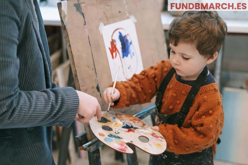 niño pintando